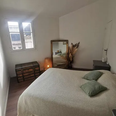 Apartamento Charming In Bordeaux, 2 Steps From The Train Station Burdeos