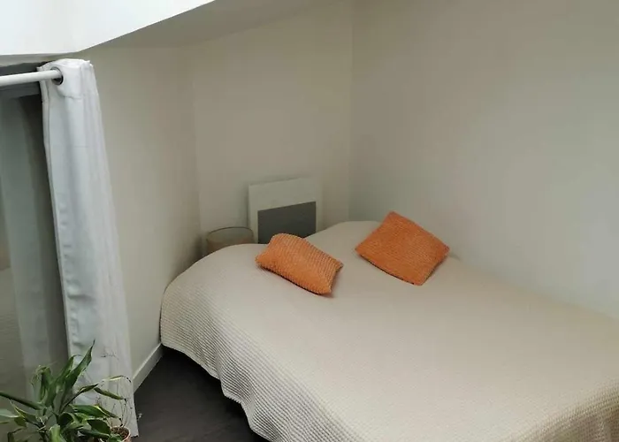 Charming In Bordeaux, 2 Steps From The Train Station